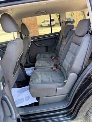 Volkswagen Touran 2011
