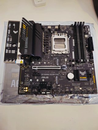 ❄️ASUS TUF GAMING A620M-PLUS AMD 5+ RYZEN 5 7600X❄