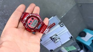 Casio G-Shock DW-6900 Supreme x LV Rojo