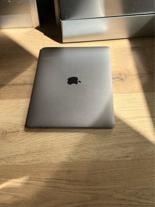 MacBook Pro 13” 2017 i7 / 16GB RAM
