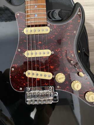 Guitarra Sire S7 Stratocaster Vintage Negra