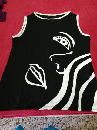 Camisetas varias, falda todo por el mismo precio