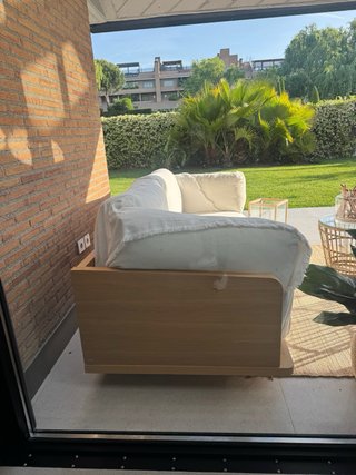 Oportunidad Sillón exterior cubierto tela blanco.