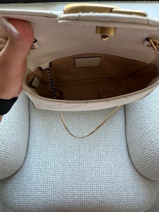 Mini Bolso Gucci GG Marmont color Blanco/Crema.
