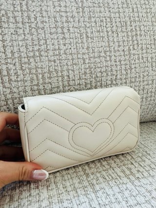 Mini Bolso Gucci GG Marmont color Blanco/Crema.