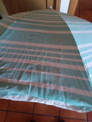 Set de playa con estampado tropical