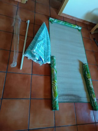 Set de playa con estampado tropical
