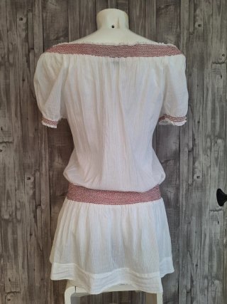 Vestido de playa blanco y rojo