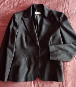 Traje de chaqueta raya diplomática mujer con top