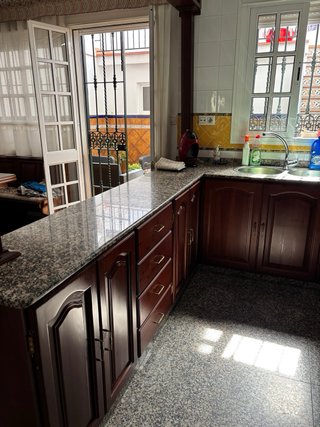 Muebles de cocina y encimera de granito