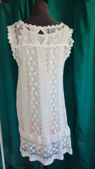 Vestido de encaje blanco