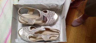 Sandalias plateadas mujer