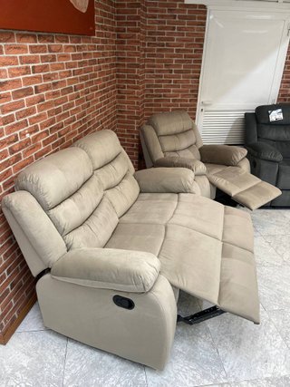 Sofá y sillón reclinable beige