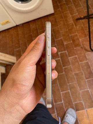 iPhone 15 Pro Batería 100%