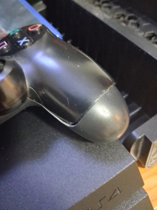Consola PS4 + 2 Mandos + 2 Juegos con soporte