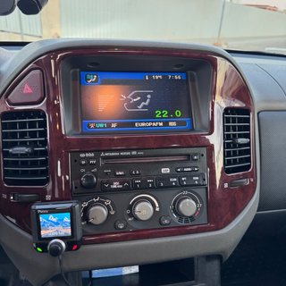 MITSUBISHI MONTERO