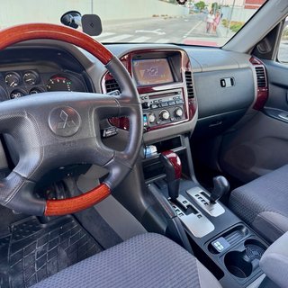 MITSUBISHI MONTERO