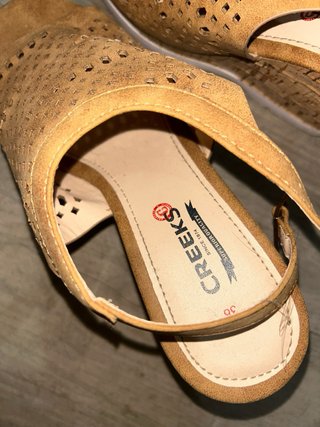 Sandalias de cuña verano beige y marrón