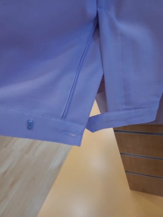 Conjunto Chaqueta,  y Pantalón (da poca talla)