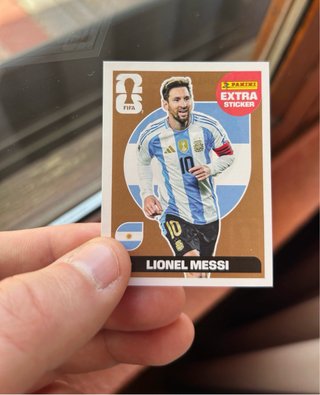 Cromo Panini Extra Sticker Messi FIFA 2026 y norma