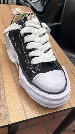 MMY Zapatos Negros y Blancos