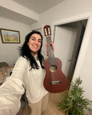 Clases de GUITARRA y UKELELE. Nivel básico-medio