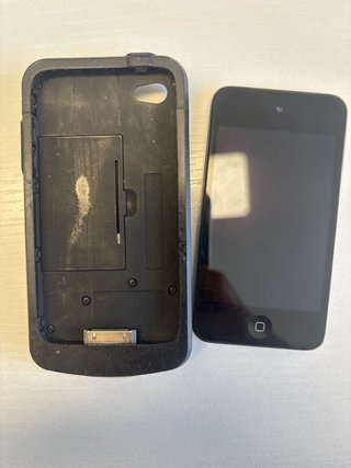 Apple iPod Touch 4ª Gen A1367 8GB + funda/base