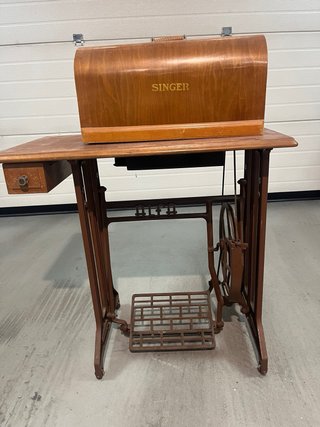 Máquina de coser Singer antigua