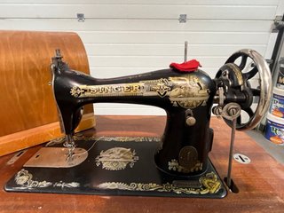 Máquina de coser Singer antigua