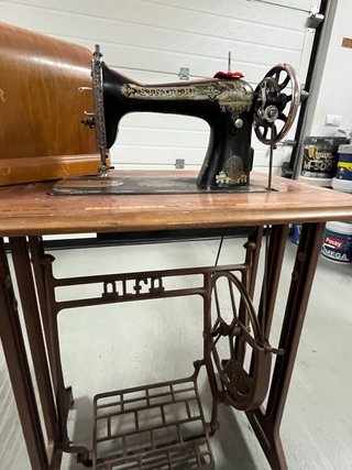 Máquina de coser Singer antigua