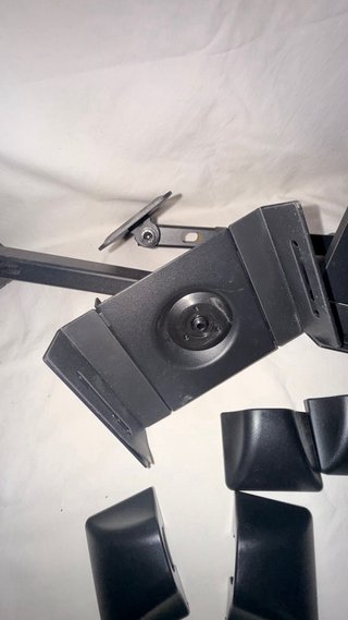 Soportes altavoces Metálicos Negros