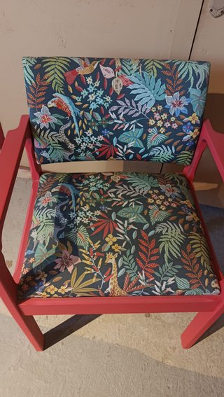 Butaca con brazos estampado tropical
