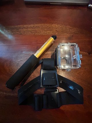Accessori GoPro: Bastone, Custodia e Laccio