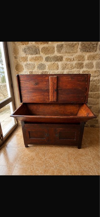 Mueble de madera rústico