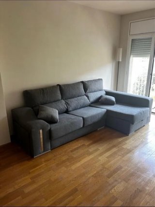 Divano chaise longue con baule disponibile in beige, grigio scuro e grigio chiaro