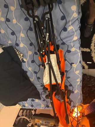 Silla de paseo naranja ligera