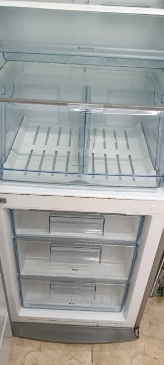 NEVERA COMBI ELECTROLUX NO FROST ENERGÍA A+