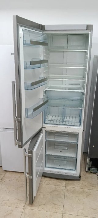 NEVERA COMBI ELECTROLUX NO FROST ENERGÍA A+