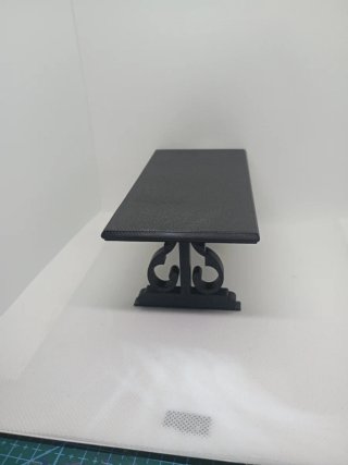 Tavolo per casa delle bambole