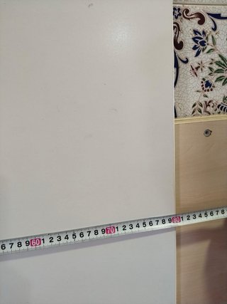 Tavolo in legno beige per ufficio
