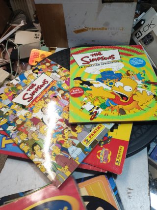 Lote álbumes cromos Star Wars, Simpsons y más