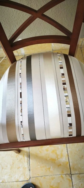 Conjunto mesa auxiliar y 2 sillas madera