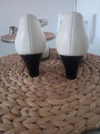Zapatos Lola Ramona Negros y Blancos