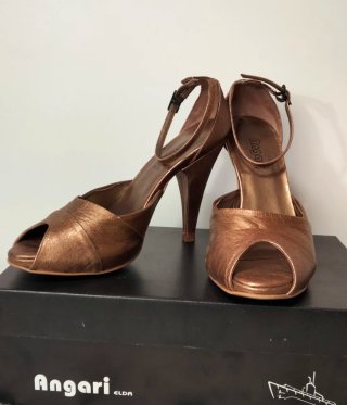 Zapatos de piel Angari tacón dorado