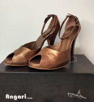 Zapatos de piel Angari tacón dorado