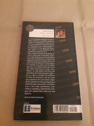 OTRA VUELTA DE TUERCA, de Henri James.