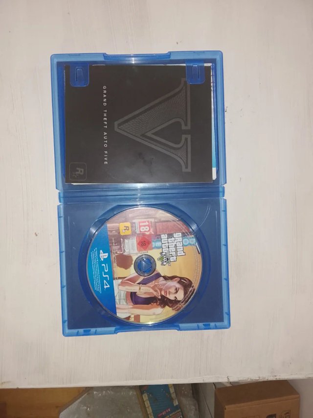 GTA V Premium Edition PS4 + Mapa