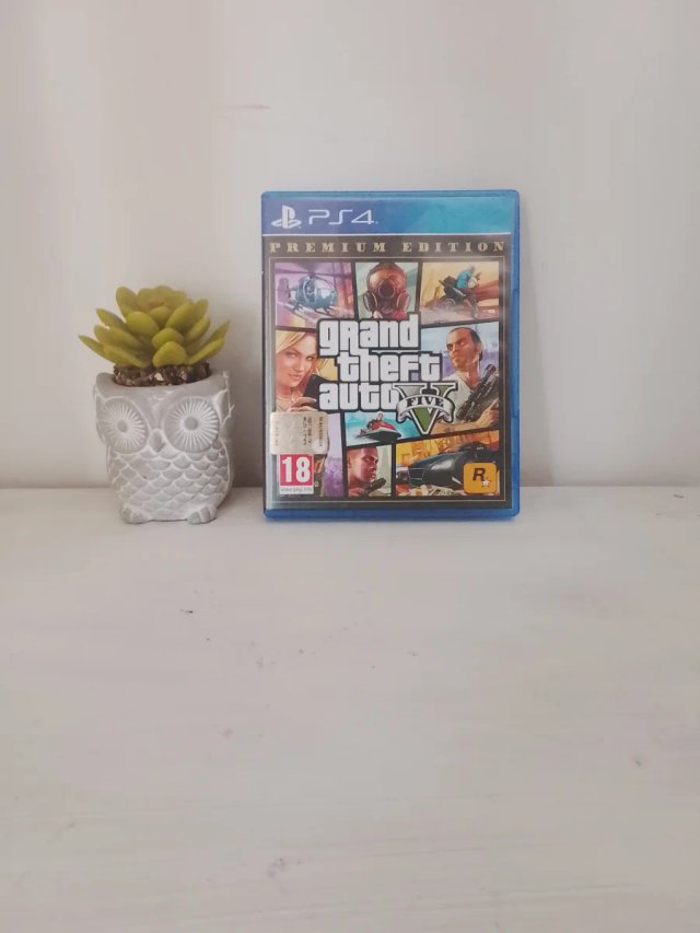 GTA V Premium Edition PS4 + Mapa