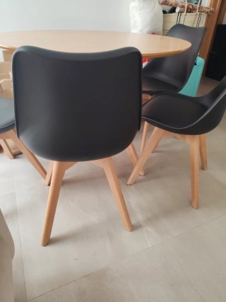 4 Sillas Sklum Negras Madera