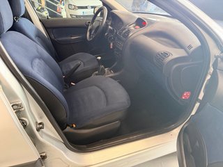 Peugeot 206 2002